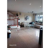 Wie eigenes Haus: Moderne 4,5 Zi-Wohnung mit großzügigem Garten - Schallstadt