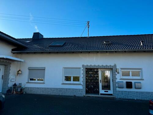 Foto - 5 Zimmer , Küche, Bad Waschmaschinenrauin Sörth bei Altenkirchen