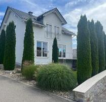 Modernes Einfamillienhaus mit Doppelgarage und Garten - Cham