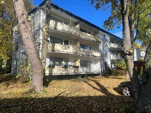 Foto - Frisch renovierte 3-Zimmer-Erdgeschosswohnung mit sonnigem Balkon