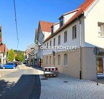 Helle, renovierte Büros in zentralem Gewerbegebäude – 21 m² und 30 m² verfügbar - Oberndorf am Neckar