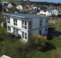 Junges, 150m², lichtdurchflutetes Energiespar- Wohlfühl- Haus - Gückingen