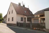 Foto - Einfamilienhaus mit Garage & Nebengebäude in Werneck OT - Privat