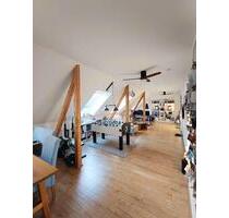 2,5-Zimmer-Dachgeschosswohnung mit Garten in ruhiger Alleinlage - Radevormwald