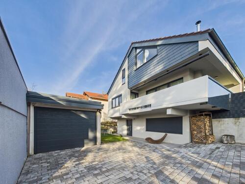 Foto - Einfamilienhaus mit Einliegerwohnung
