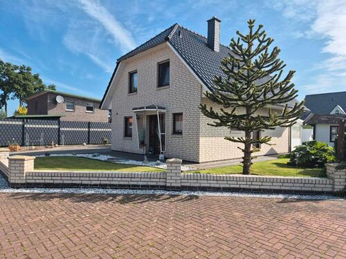 Foto - Gepflegtes Einfamilienhaus mit Garage & Garten Provisionsfrei