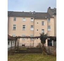 Sanierungbedürftiges Mehrfamilienhaus in Essen Dellwig