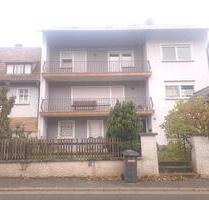 Großzügiges Wohnhaus mit Scheunen - Lichtenfels