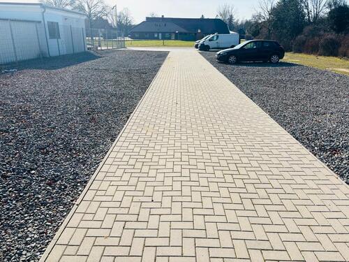 Foto - Stellfläche PKW. Pendler Parkplatz