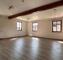 Großzügige 3-Zimmer-Wohnung (101 m²) Lehrberg –Garten, Stellplatz