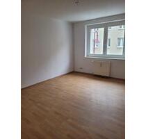 3-Zimmer-Wohnung mit Balkon - 390,00&nbsp;EUR Kaltmiete, ca.&nbsp; 65,00&nbsp;m&sup2; in Weißwasser (Oberlausitz) (PLZ: 02943)