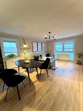 Foto - Moderne, neu renovierte 3-Zimmer-Wohnung – voll möbliert – 1. OG