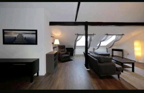 Foto - 2 Zimmer Dachgeschoßwohnung zur Miete in Köln