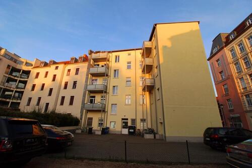 Foto - Super 2- Zimmerwohnung in Buckau inkl. Tageslichtbad mit Wanne + Abstellraum + Laminat & Fliesen