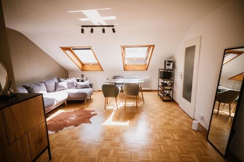 Foto - Schönes Einzimmer-DG-Apartment (unmöbliert) im Stuttgarter Osten