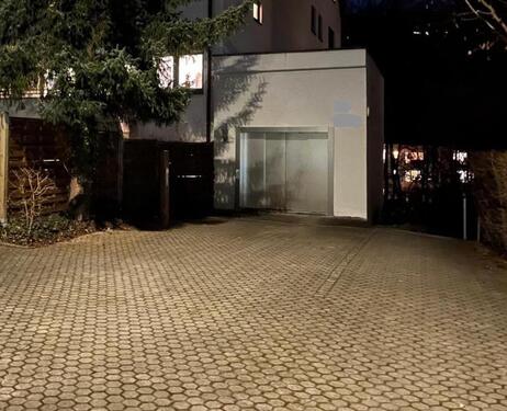 Foto - Tiefgaragenstellplatz für PKW oder Motorräder in der Goethestraße