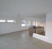 Moderne 2-Zimmer-Wohnung mit großem Balkon, Garage & Stellplatz - Rottenburg am Neckar