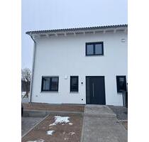 Doppelhaushälfte neu mit Einliegerwohnung (extra Eingang) - Irchenrieth