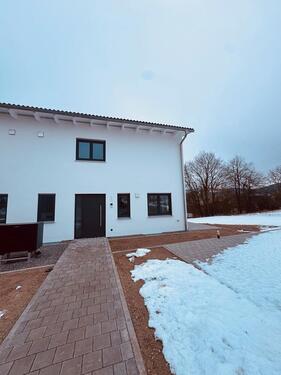 Foto - Doppelhaushälfte neu mit Einliegerwohnung rechte Seite