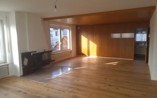 Foto - Großzügige 4-Zimmer Wohnung - 1.100,00&nbsp;EUR Kaltmiete, ca.&nbsp; 150,00&nbsp;m&sup2;