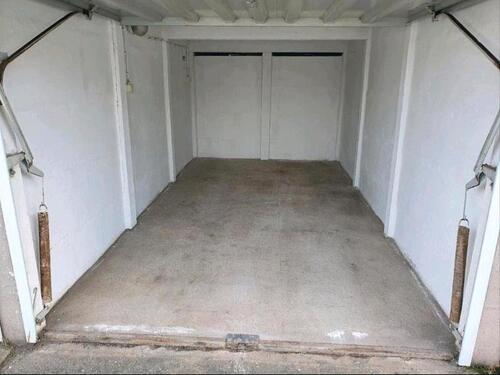 Foto - Garagenstellplatz für Motorrad zu vermieten (oder andere 2 Räder)