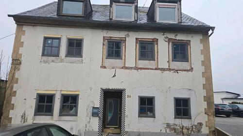 Foto - Freistellen Haus mit Garten,Terrasse, Balkon & Garage