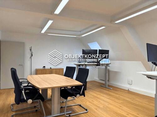 Foto - Helle, renovierte Büros in zentralem Gewerbegebäude – 21 m² und 30 m² verfügbar