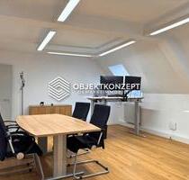 Helle, renovierte Büros in zentralem Gewerbegebäude – 21 m² und 30 m² verfügbar - Oberndorf am Neckar