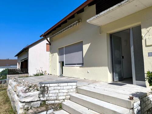 Foto - 8 Zimmer Mehrfamilienhaus, Wohnhaus in Regenstauf