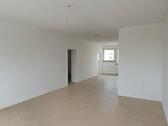 Foto - Großzügige 4-Zimmer Wohnung mit Aufzug, Balkon und 2 Stellplätzen