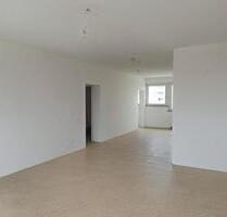 Großzügige 4-Zimmer Wohnung mit Aufzug, Balkon und 2 Stellplätzen - Wolfsburg Detmerode