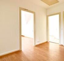 Dachgeschoss - Wohnung, gemütlich wohnen zwischen Innenstadt und Klinikum ab sofort - Lahr (Schwarzwald)