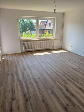 Foto - Modernisierte 2-Zimmer-Wohnung mit Balkon & neuer Einbauküche