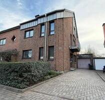 2026: Kernsaniertes Einfamilienhaus mit Wärmepumpe, PV-Anlage und großem Garten - Langenfeld (Rheinland)