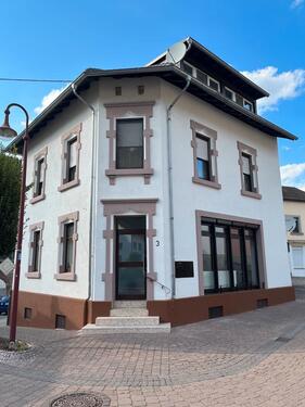 Foto - Wohnhaus mit 2 Wohnungen, teil-vermietet