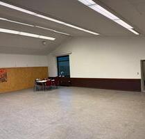 Vielseitig nutzbarer beheizbarer Raum ca. 110 qm in Northeim