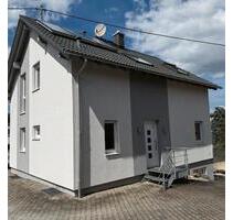 Modernes Einfamilienhaus mit Terrasse & viel Platz in Mössingen