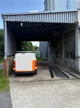 Foto - Überdacht Stellplatz Parkplatz Carport Unterstellplatz Wohnwagen