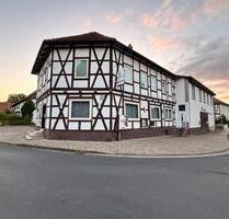 Fachwerkhaus mit 3 Wohneinheiten, Kneipe und Festsaal - Hardegsen