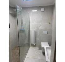 Erstbezug nach Kernsanierung, mit Granit und Balkon. - Duisburg Walsum