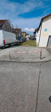 Foto - 3x PKW Aussenstellplatz Buchenlandstr. zu vermieten.