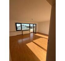 Renovierte 4-Zimmer-Wohnung mit Balkon & Garage in Nattheim