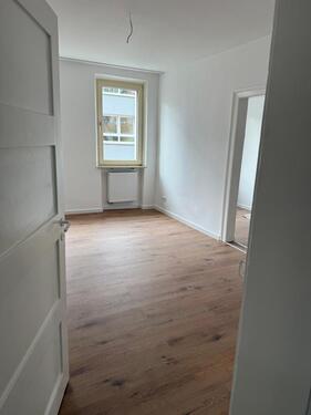 Foto - Renovierte 4-Zimmer-Wohnung mit sehr guter Vekehrsanbindung