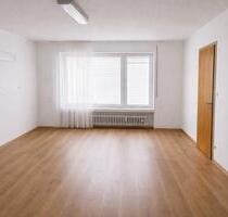 Helles WG-Zimmer (19 m²) frisch renoviert - in ruhiger Lage. - Altbach