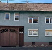 Hofreite mit Nebengebäuden - 320.000,00&nbsp;EUR Kaufpreis, ca.&nbsp; 150,00&nbsp;m&sup2; in Lich (PLZ: 35423)