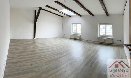 Foto - * Steinstraße 6 * Kurze Wege zu Einkauf und Kultur * 1 großer Raum, EBK, Tageslichtbad m. Dusche