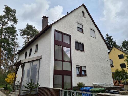 Foto - Schöne DG-Wohnung, 76m2 mit Balkon in 3 Familienhaus zu vermieten