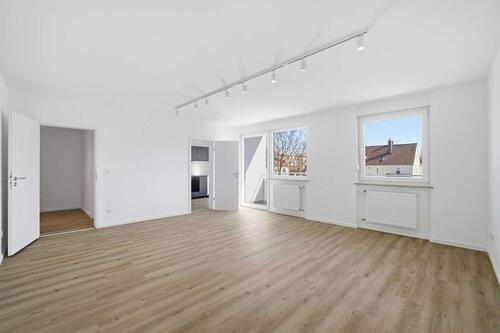 Foto - Erstbezug nach Kernsanierung – hochwertige 1-Zi.-Wohnung mit Balkon & EBK 