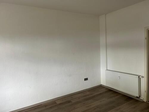 Foto - 1 Zimmer + Küche + Dusche Wohnung zum Vermieten saniert