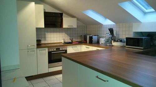 Foto - Schöne teilmöblierte DG-Wohnung mit hochwertiger Einbauküche